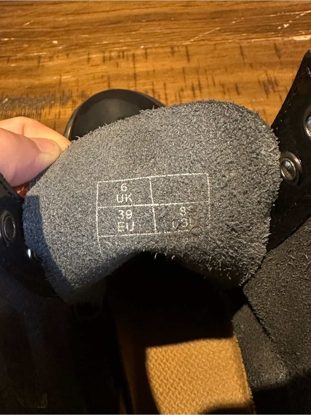 Dr. Martens RIGHT Boot - Picture 6 of 6